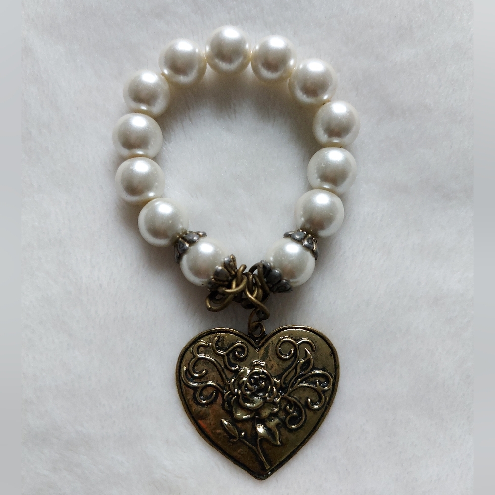 Vintage Pearl Bracelet with Rustic Heart & Rose| Accessory